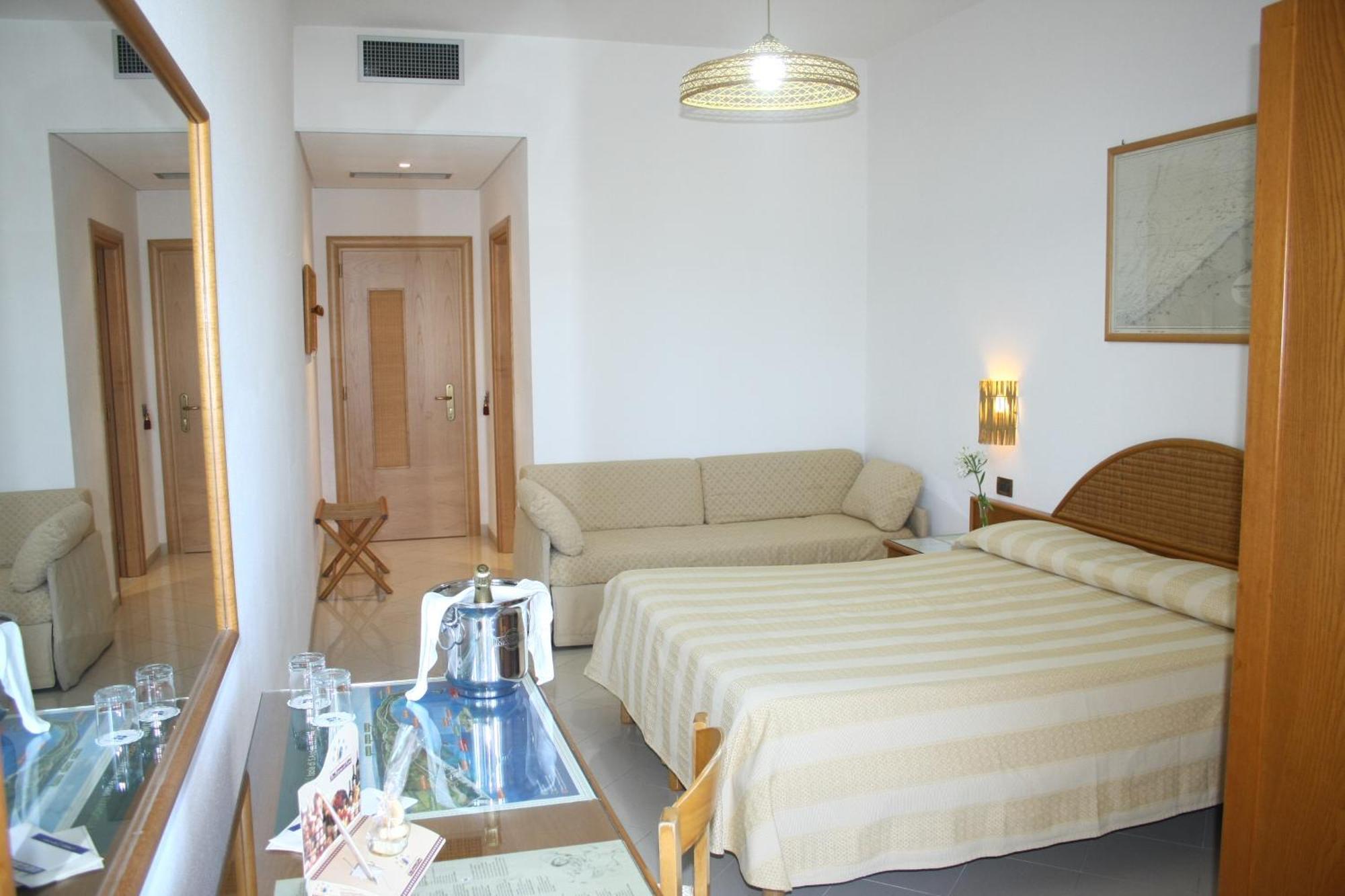 Ecoresort Le Sirene - Caroli Hotels Gallipoli Oda fotoğraf